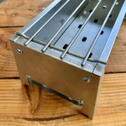 Spiedini Saté-bbq Bali 40 Mini - Kleine, Smalle Houtskoolbarbecue Met Horizontaal Rooster Voor Sate Of Andere Spiesjes - 40 Cm Lang, 11 Cm Breed, 14 Cm Hoog - Ideaal Voor Tuin- Of Open Haard, Of Balkon - Materiaal: Gealuminiseerd Ijzer -Barbecue Gereedschap Winkel 1200x1200 22