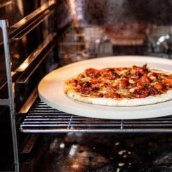 Boska Pizzasteen Deluxe - Voor Oven & BBQ - Knapperige Pizza's - Ø 29.5 Cm - BBQ Accessoires 36 Boska Pizzasteen Deluxe - Voor Oven & BBQ - Knapperige Pizza's - Ø 29.5 Cm - BBQ Accessoires -Barbecue Gereedschap Winkel 1200x1200 396