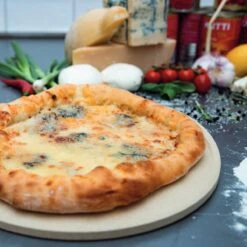 Boska Pizzasteen Deluxe - Voor Oven & BBQ - Knapperige Pizza's - Ø 29.5 Cm - BBQ Accessoires 37 Boska Pizzasteen Deluxe - Voor Oven & BBQ - Knapperige Pizza's - Ø 29.5 Cm - BBQ Accessoires -Barbecue Gereedschap Winkel 1200x1200 397