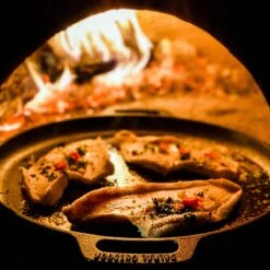 Valhal Outdoor Skillet / Plancha / Koekenpan - Gietijzer - Diameter 35cm, Twee Handvatten, VH35F -Barbecue Gereedschap Winkel 1200x1200 703