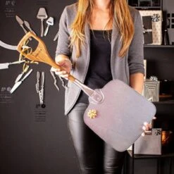 Boska Pizzaschep Barbecue - Kort Handvat - Stabiel - Aluminium - Eikenhout - BBQ Accessoires 26 Boska Pizzaschep Barbecue - Kort Handvat - Stabiel - Aluminium - Eikenhout - BBQ Accessoires -Barbecue Gereedschap Winkel 1200x1200 717