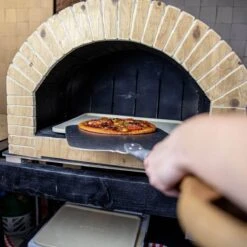 Boska Pizzaschep Barbecue - Kort Handvat - Stabiel - Aluminium - Eikenhout - BBQ Accessoires 36 Boska Pizzaschep Barbecue - Kort Handvat - Stabiel - Aluminium - Eikenhout - BBQ Accessoires -Barbecue Gereedschap Winkel 1200x1200 725