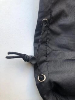 Merkloos Kamado BBQ Large Beschermhoes Cover Tot 25" Inch - Hoes Zwart Groot - O.a. Big Green Egg, Grill Guru, Kamado Joe Classic, Patton, The Bastard, Takumi, Tarrington House 7 Merkloos Kamado BBQ Large Beschermhoes Cover Tot 25" Inch - Hoes Zwart Groot - O.a. Big Green Egg, Grill Guru, Kamado Joe Classic, Patton, The Bastard, Takumi, Tarrington House -Barbecue Gereedschap Winkel 899x1200 7